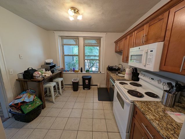 24 Ransom Rd 6, Boston, MA 02135