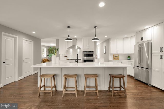 5716 8TH RD N, Arlington, VA 22205