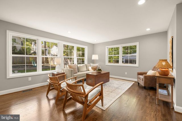5716 8TH RD N, Arlington, VA 22205