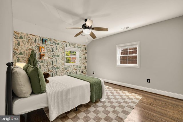 5716 8TH RD N, Arlington, VA 22205