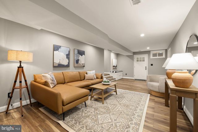 5716 8TH RD N, Arlington, VA 22205