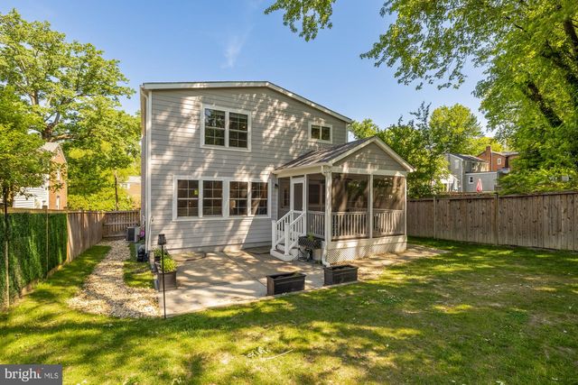 5716 8TH RD N, Arlington, VA 22205