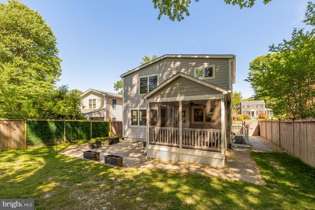 5716 8TH RD N, Arlington, VA 22205