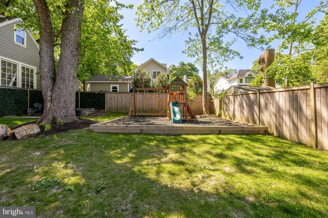 5716 8TH RD N, Arlington, VA 22205