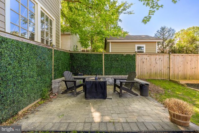 5716 8TH RD N, Arlington, VA 22205