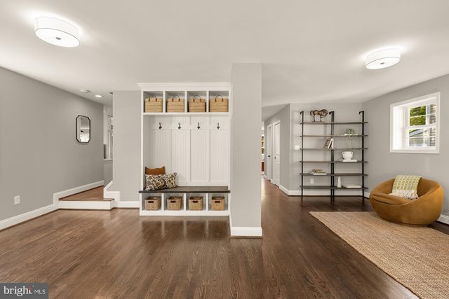 5716 8TH RD N, Arlington, VA 22205