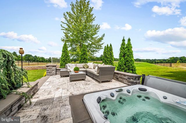 6408 PADDINGTON ST, Middle River, MD 21220