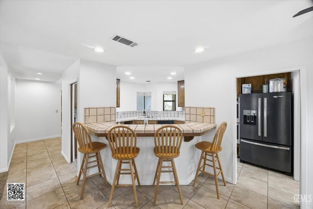 2601 Manitou Way, Bakersfield, CA 93309