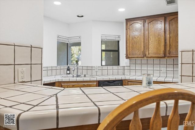 2601 Manitou Way, Bakersfield, CA 93309