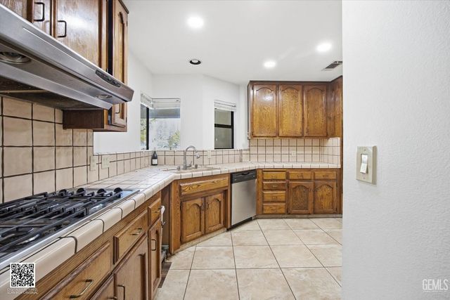 2601 Manitou Way, Bakersfield, CA 93309