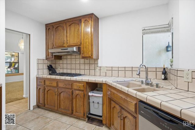 2601 Manitou Way, Bakersfield, CA 93309