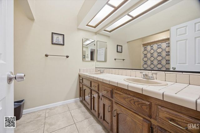 2601 Manitou Way, Bakersfield, CA 93309