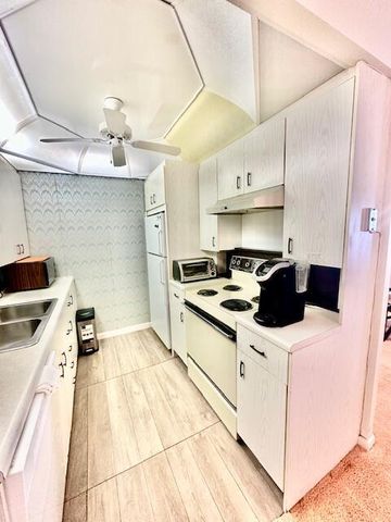 2067 Cornwall D, Boca Raton, FL 33434