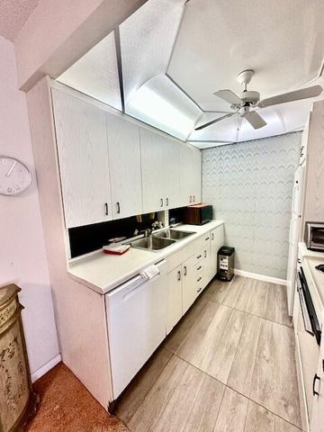 2067 Cornwall D, Boca Raton, FL 33434