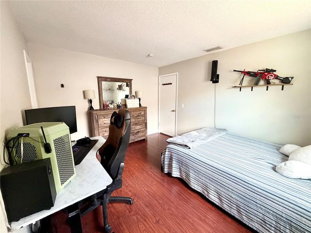 143 VALLEY CIRCLE, Brandon, FL 33510