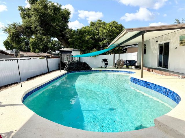 143 VALLEY CIRCLE, Brandon, FL 33510