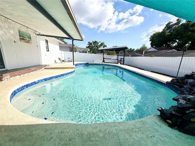 143 VALLEY CIRCLE, Brandon, FL 33510