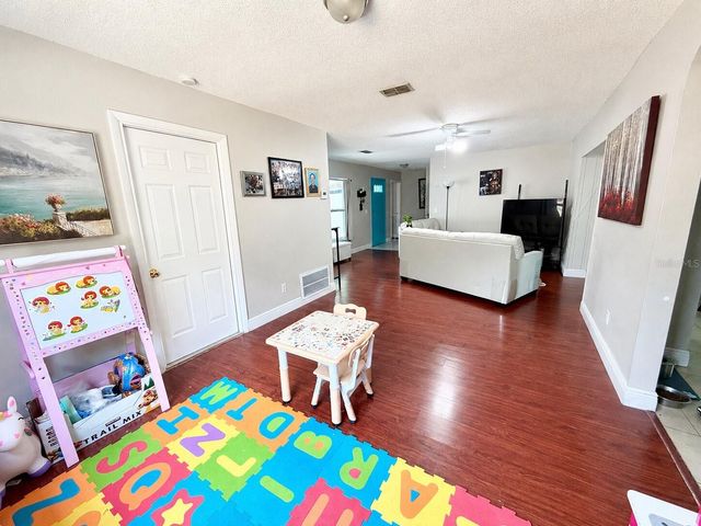 143 VALLEY CIRCLE, Brandon, FL 33510