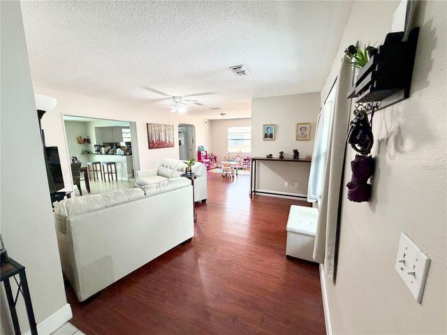 143 VALLEY CIRCLE, Brandon, FL 33510