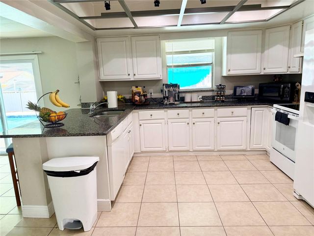 143 VALLEY CIRCLE, Brandon, FL 33510