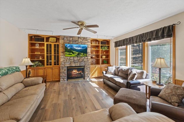 4127 S Best Ln, Spokane Valley, WA 99037