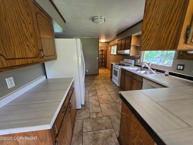 3727 W 74th Avenue, Anchorage, AK 99502