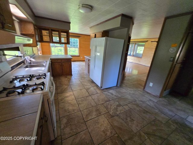 3727 W 74th Avenue, Anchorage, AK 99502