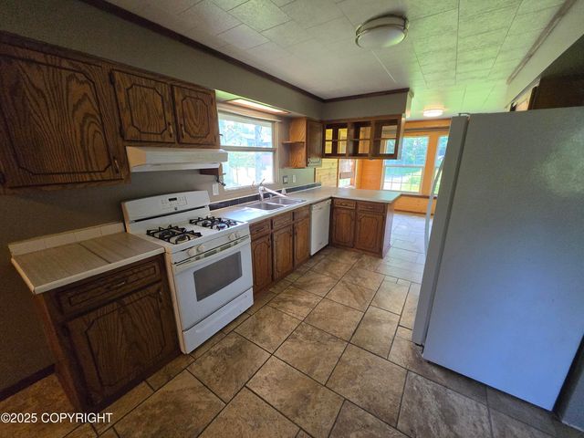3727 W 74th Avenue, Anchorage, AK 99502