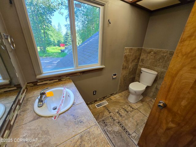 3727 W 74th Avenue, Anchorage, AK 99502