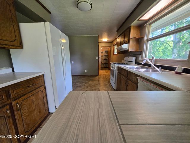 3727 W 74th Avenue, Anchorage, AK 99502