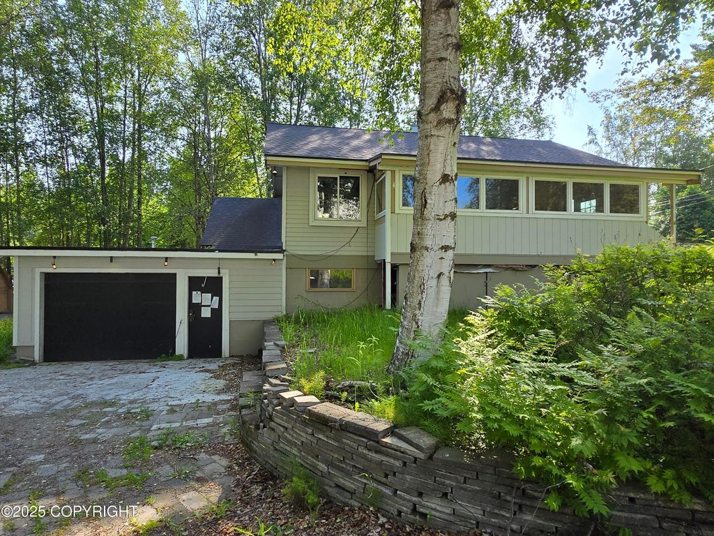 3727 W 74th Avenue, Anchorage, AK 99502