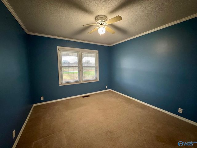 64 N Robinson Road, Hartselle, AL 35640