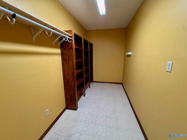 64 N Robinson Road, Hartselle, AL 35640