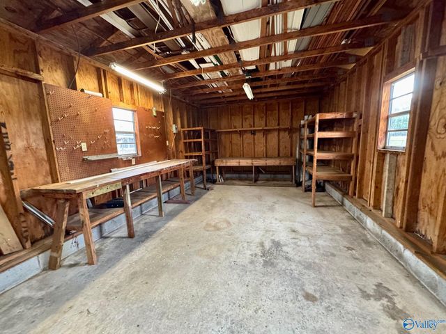 64 N Robinson Road, Hartselle, AL 35640