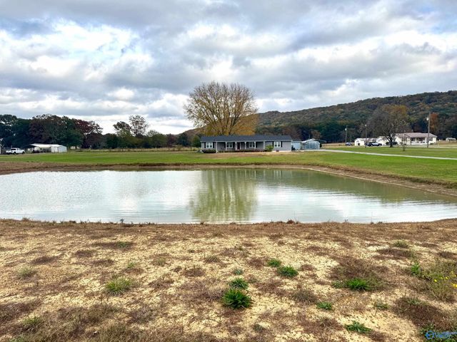 64 N Robinson Road, Hartselle, AL 35640