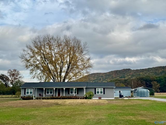 64 N Robinson Road, Hartselle, AL 35640