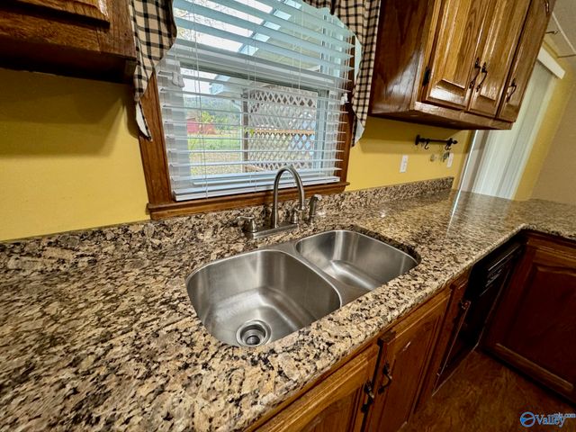 64 N Robinson Road, Hartselle, AL 35640