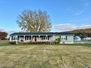 64 N Robinson Road, Hartselle, AL 35640