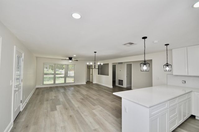 7634 Wynlea Street, Houston, TX 77061