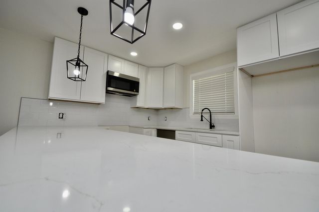 7634 Wynlea Street, Houston, TX 77061