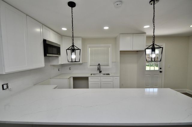 7634 Wynlea Street, Houston, TX 77061