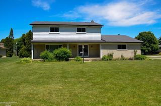 50508 W Shamrock Street, Chesterfield Twp, MI 48047
