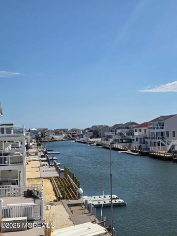 37 Frank Drive, Manahawkin, NJ 08050
