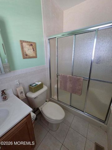 37 Frank Drive, Manahawkin, NJ 08050