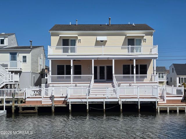 37 Frank Drive, Manahawkin, NJ 08050