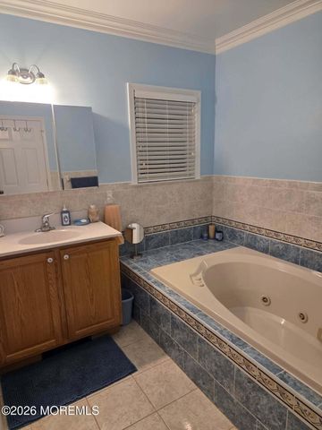 37 Frank Drive, Manahawkin, NJ 08050