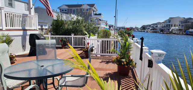 37 Frank Drive, Manahawkin, NJ 08050