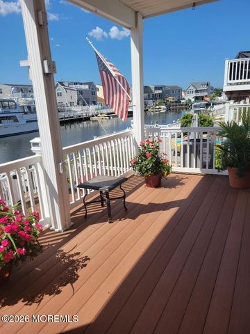 37 Frank Drive, Manahawkin, NJ 08050