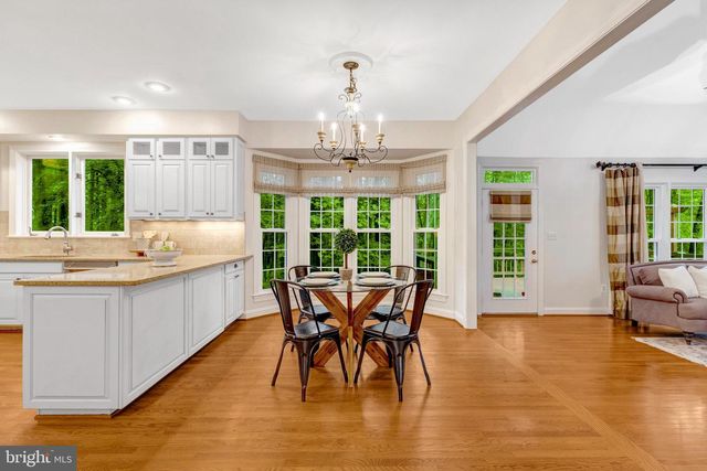 11181 LONGWOOD GROVE DR, Reston, VA 20194