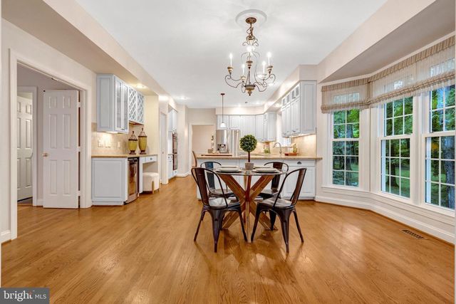 11181 LONGWOOD GROVE DR, Reston, VA 20194